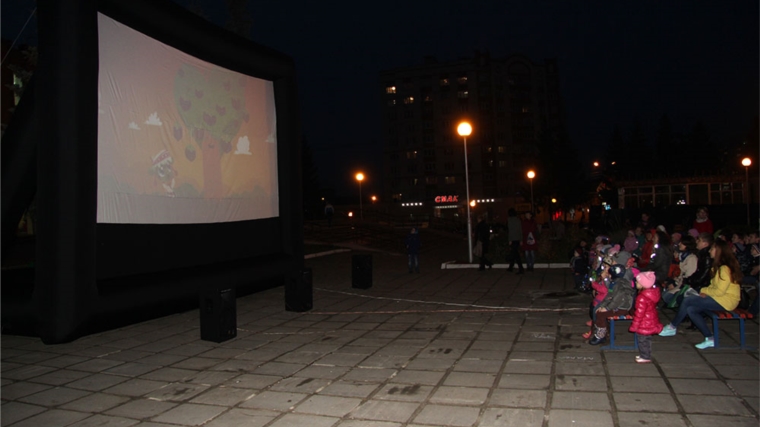 В рамках фестиваля уличного кино в Чебоксарах стартовал большой фестиваль мультфильмов