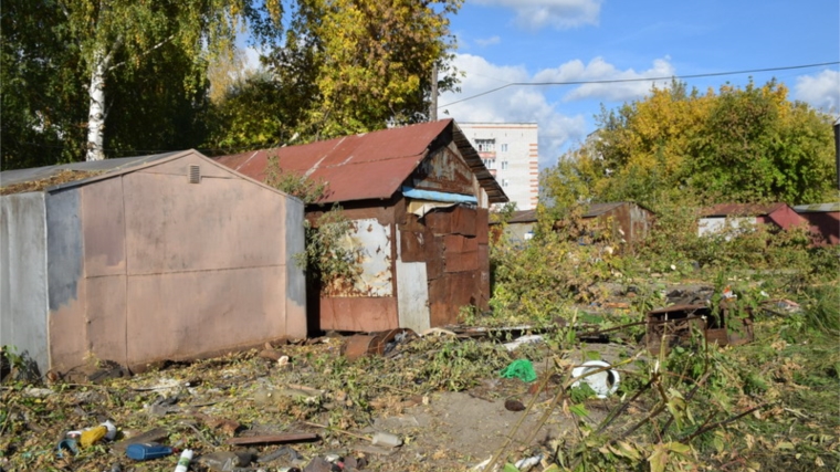 В Шумерле освобождают территории от незаконно установленных металлических гаражей