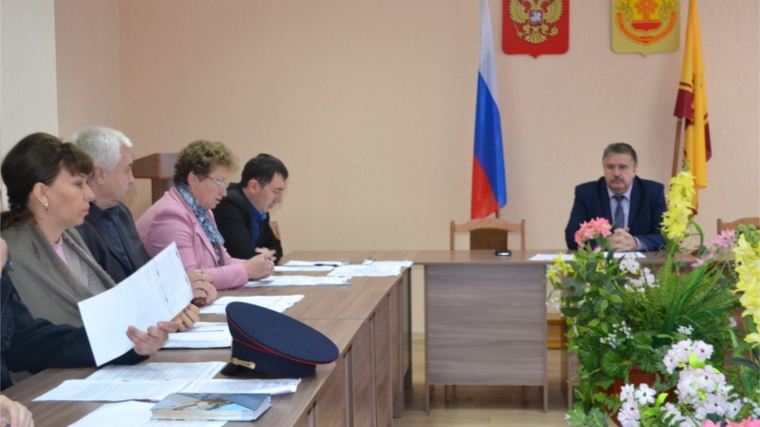 Глава администрации Порецкого района Евгений Лебедев провел совместное заседание комиссий по обеспечению правопорядка и профилактике правонарушений