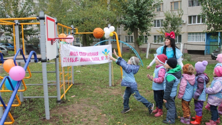 Семь спортивных площадок подарила детям Чебоксарская ГЭС в 2016 году