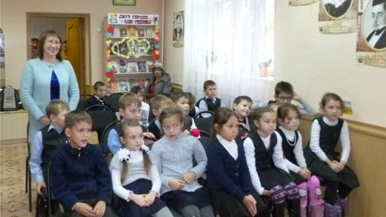 В центральной детской библиотеке для учеников 1 «А» класса школы № 9 г. Канаш состоялась экскурсия «В гостях у Книговичка»