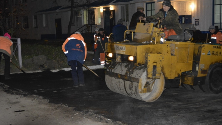 В Шумерле ремонт тротуаров проводится и в вечернее время