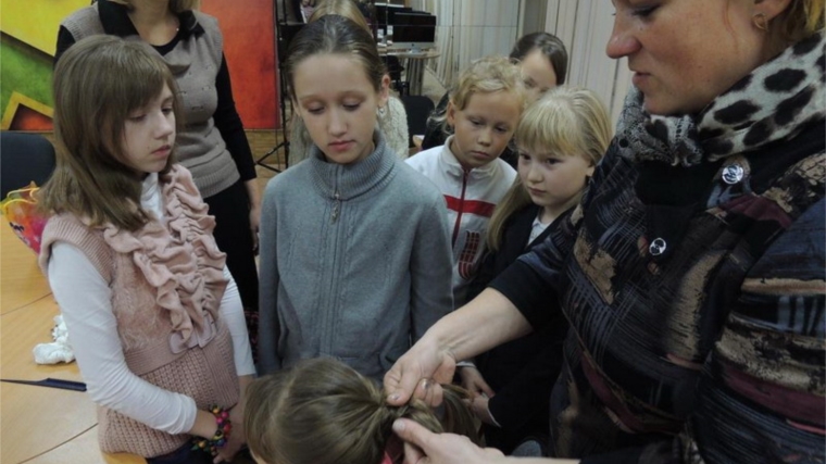 В Центре детского творчества города Шумерли начала свою работу студия «Веселые косички»