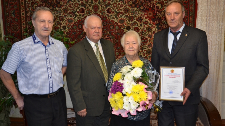 В день 80-летия ветеран агропромышленного комплекса Алатырского района Комолова В.Ф., принимала поздравления