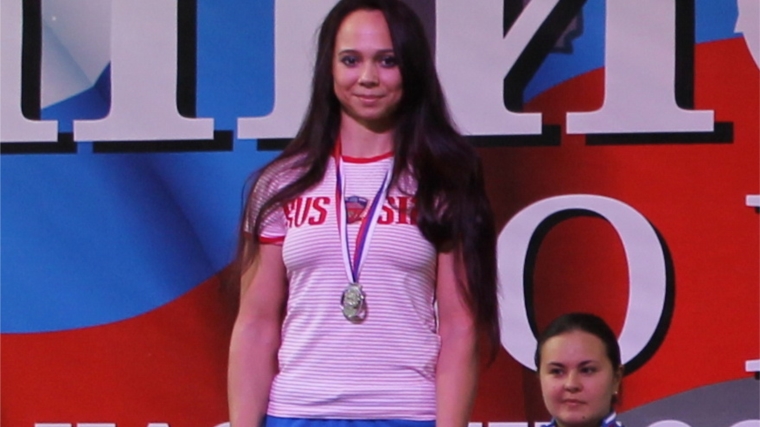 Анастасия Петрова – серебряный призер чемпионата России по пауэрлифтингу