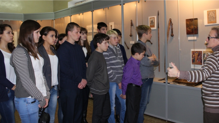 Участники кружка «Моё Отечество» познакомились с историей родного края в Краеведческом музее