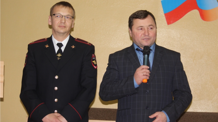 Глава администрации г. Канаш Владислав Софронов поздравил коллектив Канашского Отдела МВД с профессиональным праздником