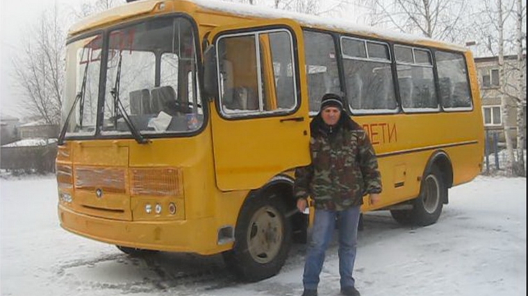В две школы Порецкого района поступили новые автобусы