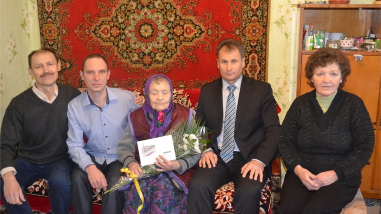 С 90-летием поздравили труженицу тыла военных лет Лидию Ильиничну Мытикову