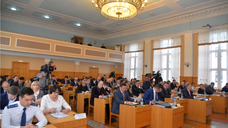 Большинством голосов депутатов Чебоксарского городского Собрания внесены изменения в Устав города Чебоксары в части осуществления своих полномочий главой города на непостоянной основе
