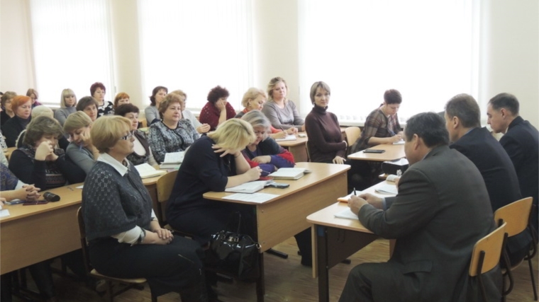 В рамках Единого информационного дня состоялась встреча с педагогической общественностью города Шумерли