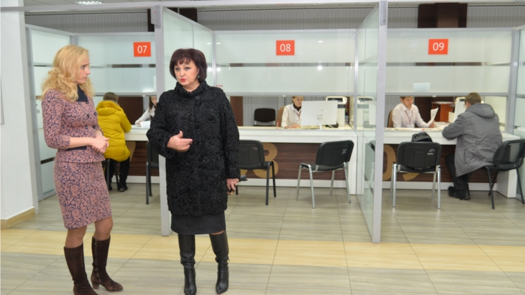 Ирина Клементьева: «Специалисты многофункциональных центров г. Чебоксары должны оказывать государственные услуги населению быстро и качественно»