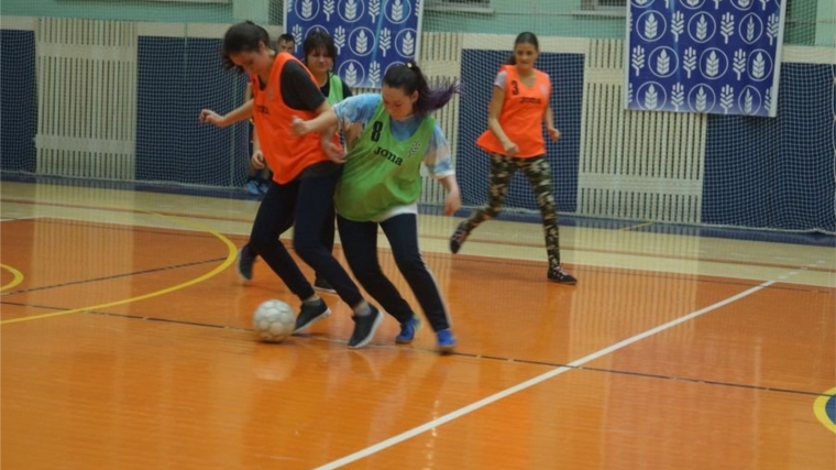 В ЧГСХА прошло первенство по мини-футболу среди команд девушек в зачёт спартакиады первокурсников