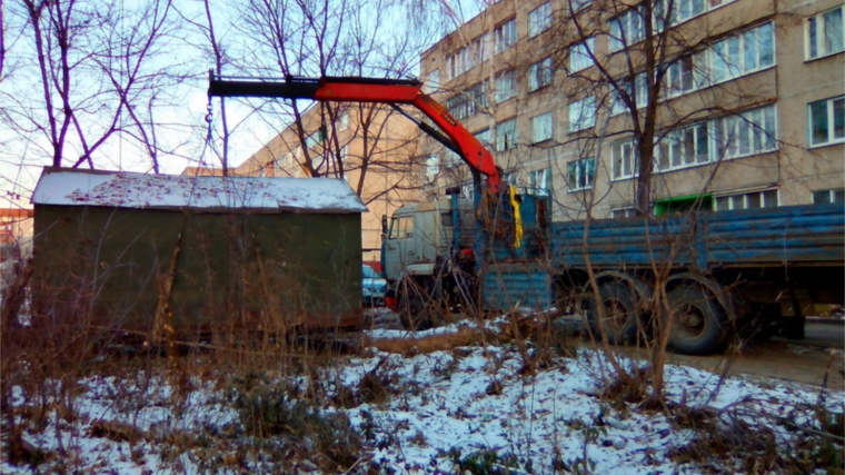 В Шумерле освобождают придомовые территории от металлических гаражей
