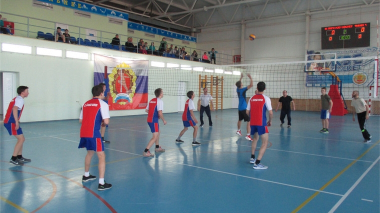 В Алатырском районе проходят соревнования по волейболу на призы депутата Госсовета Чувашской Республики Ю.М. Кислова