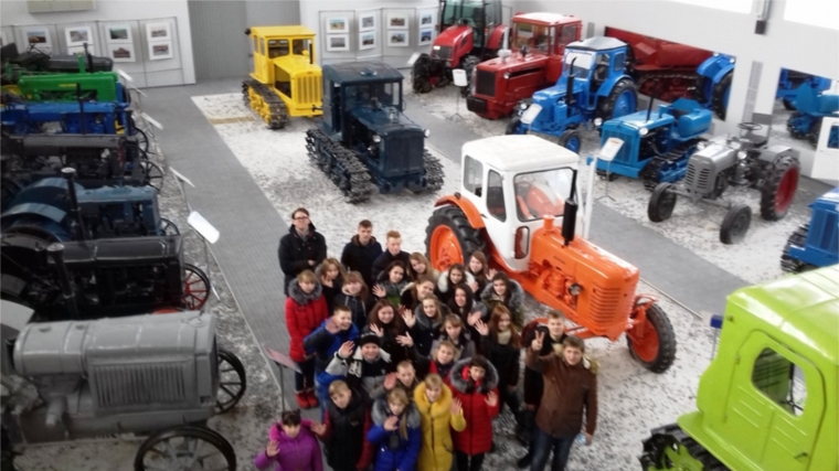 Чуварлейские школьники посетили музей истории трактора в г. Чебоксары