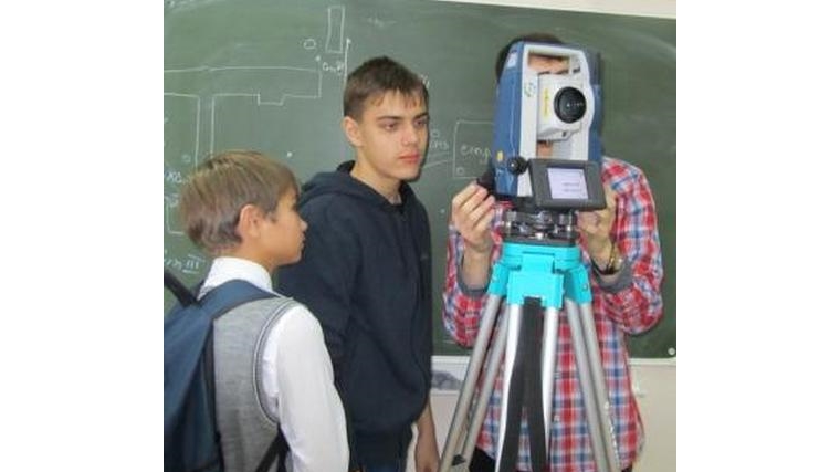 «Твой выбор профессии»: чебоксарские школьники знакомятся с возможностями получения профессионального обучения