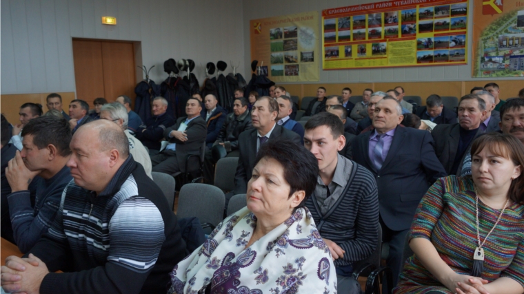 Проблемы и перспективы развития молочного скотоводства обсудили сегодня животноводы республики