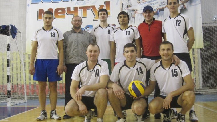 Команда города Канаша завоевала путевку во второй этап первенства Чувашской Республики по волейболу сезона 2016-2017 года среди мужских команд второй лиги