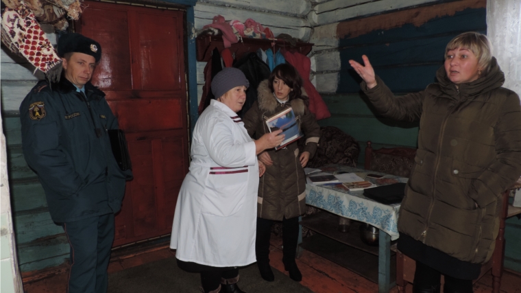 В целях проведения профилактических мероприятий с населением и недопущения чрезвычайных и трагических ситуаций в неблагополучных семьях на территории Шемуршинского района состоялся рейд