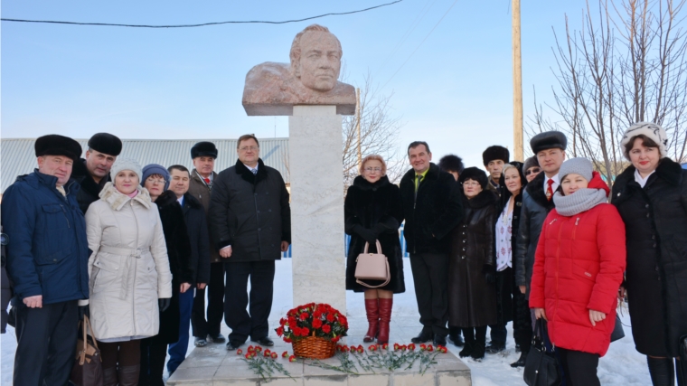На слакбашевской земле состоялись мероприятия в честь 105-летия народного поэта Чувашии Якова Ухсая