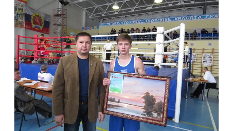 Цивилянин Валерий Рыжов признан лучшим боксером турнира