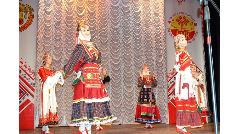В Москве прошел праздник чувашского костюма «Ахах-мерчен аваллахе» («Звенящая россыпь веков»)