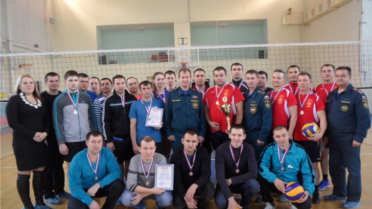 В спортивном зале ДЮСШ «Локомотив» г. Канаш состоялись соревнования по волейболу в рамках Года пожарной охраны в системе МЧС среди подведомственных учреждений Главного управления МЧС России по Чувашской Республике