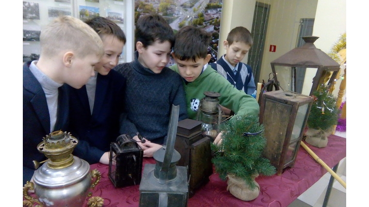 В Цивильском историко-краеведческом музее открылась выставка «Новогодние огни»