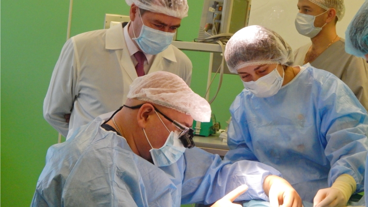 Детям с тяжелой урологической патологией в Чебоксарах провел операции хирург московской клиники