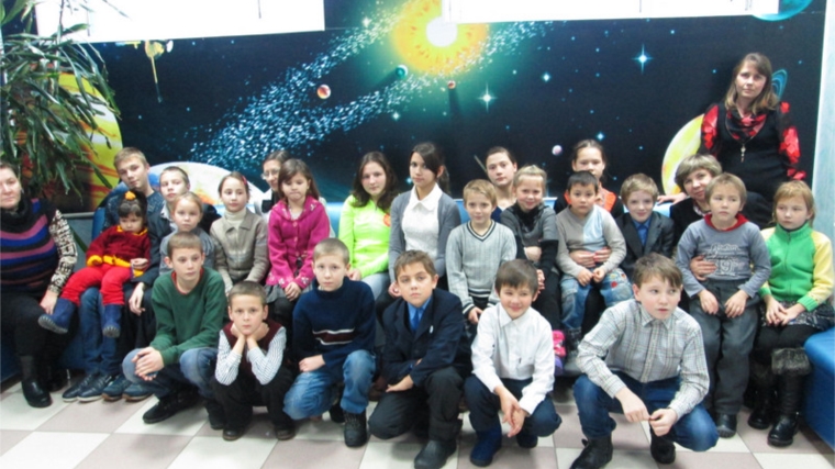 Дети из многодетных семей побывали в «Космосе»