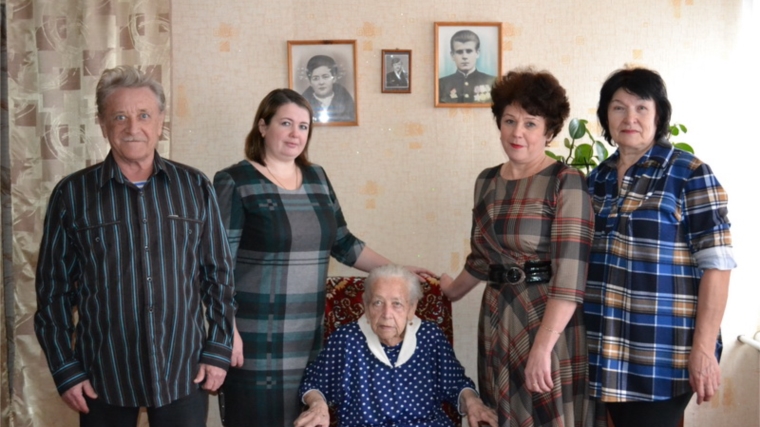 90-летний юбилей отпраздновала жительница села Порецкое Косточкина Зинаида Петровна