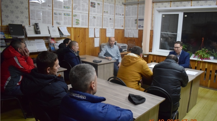 Водителям автобусных маршрутов напомнили о правилах безопасности на дороге