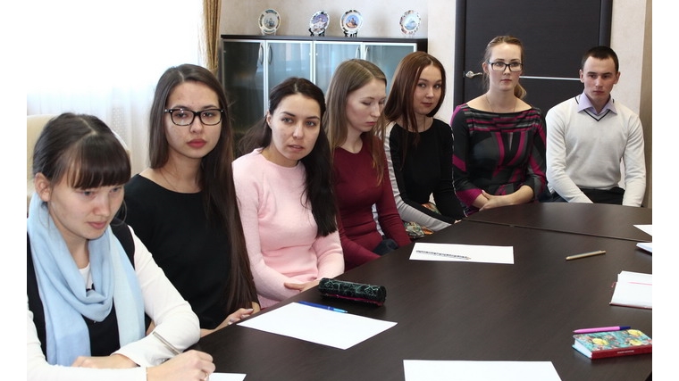 Глава администрации Цивильского района Александр Казаков встретился с молодыми специалистами образовательных учреждений