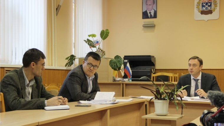 Главное – дороги: в Чебоксарах с общественными организациями обсудили планы по ремонту ключевых дорожных участков до 2025 года