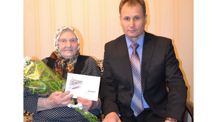 Труженица тыла военных лет Анфиса Петровна Иванова принимала поздравления с 90-летием