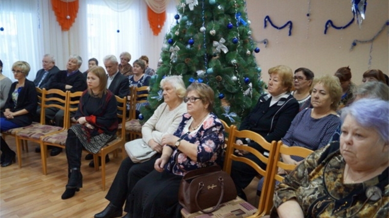 В рамках Единого информационного дня в городе Шумерле обсудили Послание Президента Российской Федерации