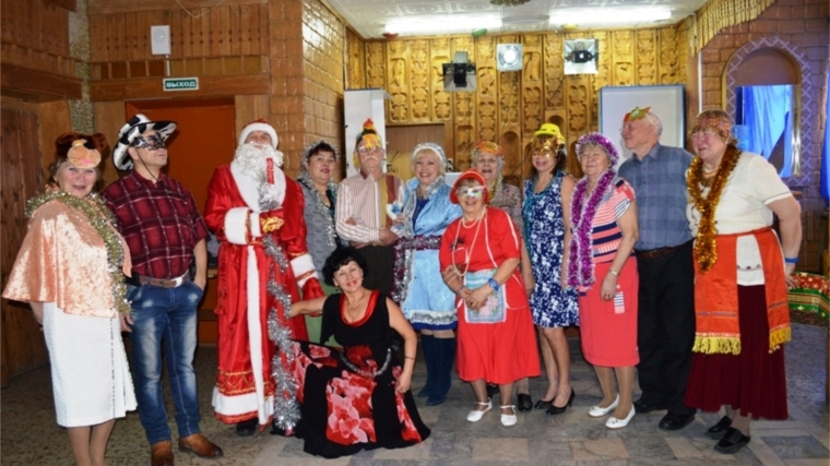 В ДК &quot;Акация&quot; поселка Новые Лапсары прошла новогодняя танцевально - развлекательная программа для пенсионеров