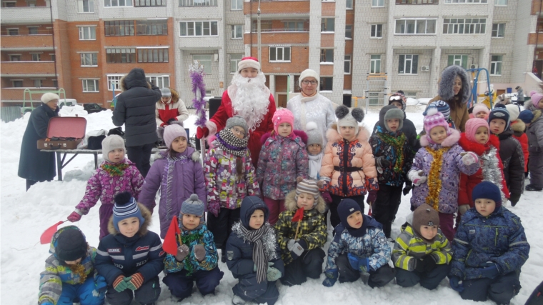 «Мы выбираем зимний спорт!»: дошколята города Чебоксары продолжают соревноваться в эстафетах, лыжах и хоккее