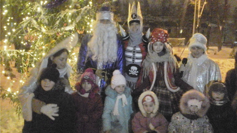 В преддверии Нового года в ТОС «Имени Чапаева» состоялся дворовый праздник «Зимней сказочной порой!»