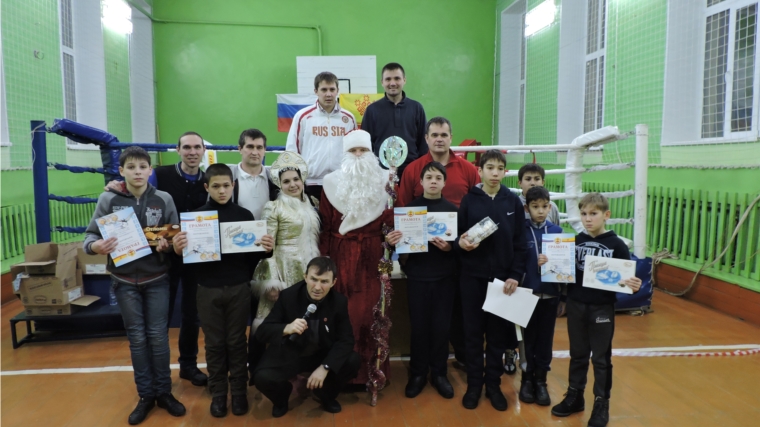 В рамках Декады спорта и здоровья боксеры города Канаша готовятся к очередному первенству Чувашской Республики среди юношей и девушек