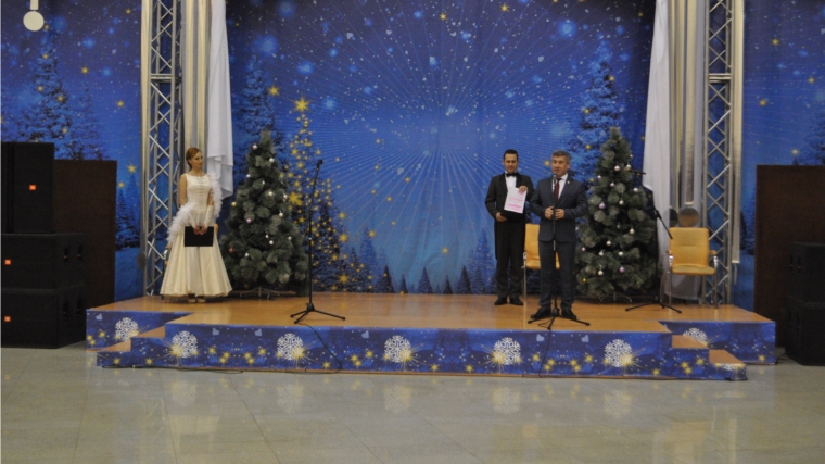 Министр культуры Чувашии Константин Яковлев приветствовал участников традиционного Рождественского капустника