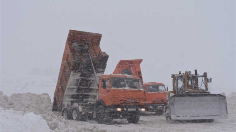 С ноября с городских улиц вывезено около 150 тысяч кубометров снега
