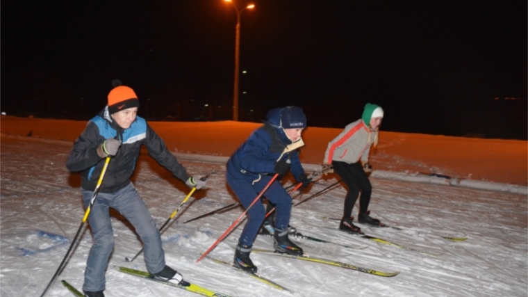 В Батыревском районе открылась новая освещённая лыжная трасса