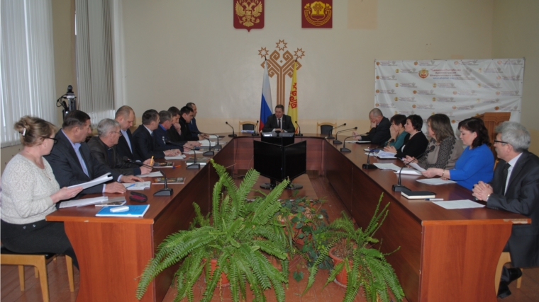 Глава администрации Шемуршинского района Владимир Денисов провел совещание с главами сельских поселений