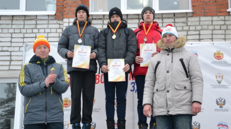 Сборная команда города Канаша занимает второе место среди муниципалитетов Чувашской Республики в рамках чемпионата и первенства по лыжным гонкам сезона 2017 года