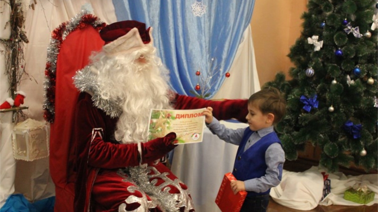 Дед Мороз города Шумерли наградил победителей новогодней викторины от студии «Прожектор» Центра детского творчества