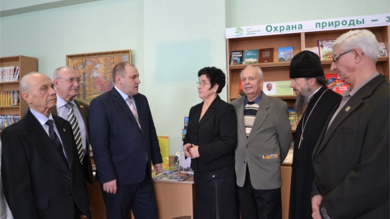 _Глава администрации города Алатыря Александр Герасимов встретился с Почетными гражданами города
