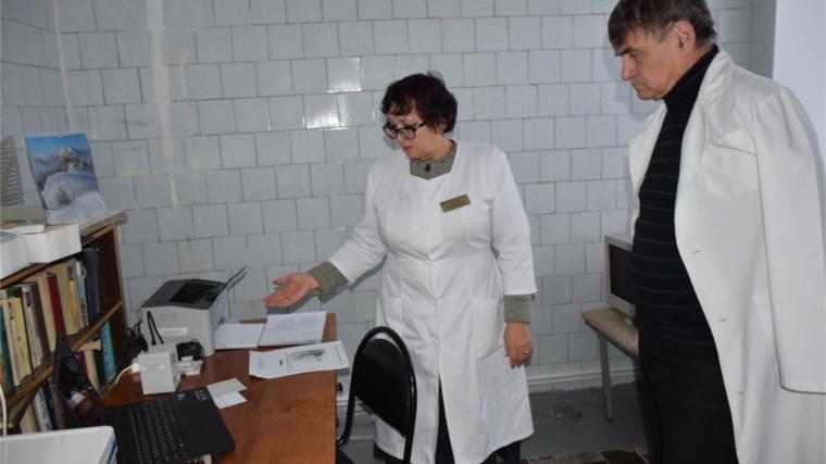 Глава администрации города Шумерли с рабочим визитом посетил наркологический диспансер и ДК «Восход»