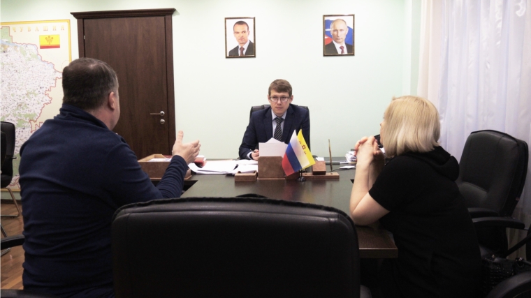 Министр Владимир Михайлов ответил на обращения граждан по вопросам ЖКХ